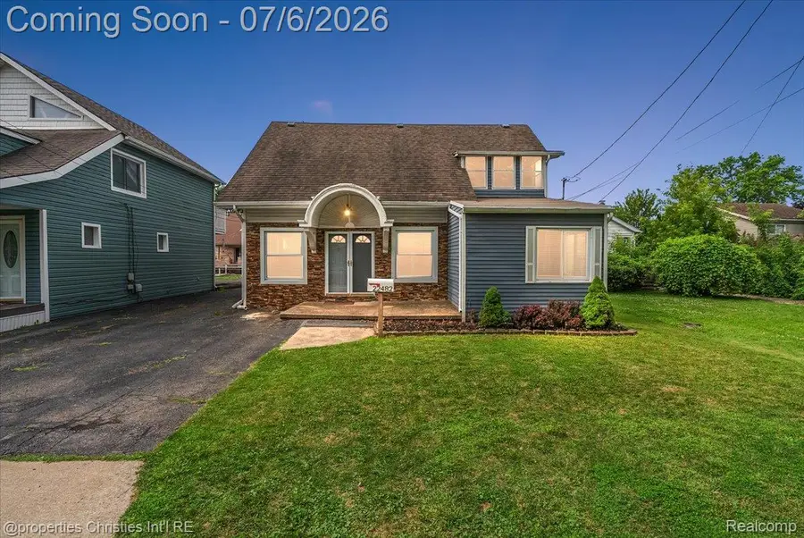 22482 Beach Street, Saint Clair Shores, MI 48081 - #2