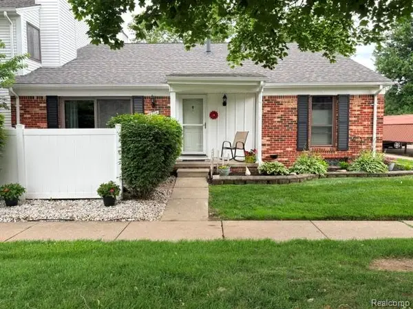 38726 Golfview Drive E #23, ClintonTownship, MI 48038
