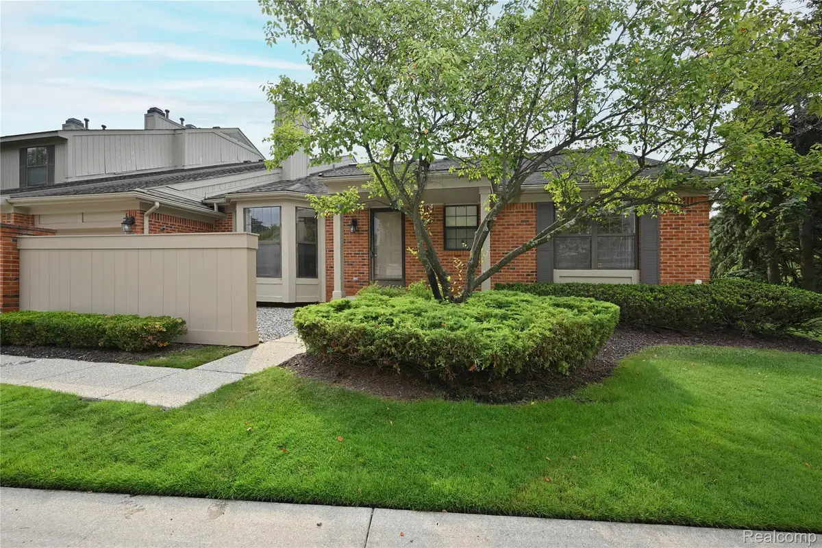 7274 Westchester Road #8, West Bloomfield, MI 48322 - #1
