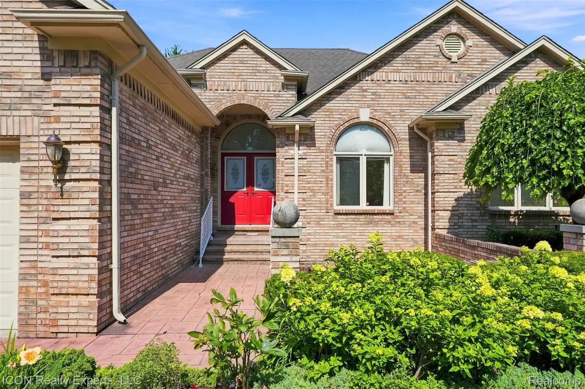 49147 Dunhill Drive, Macomb, MI 48044 - #1