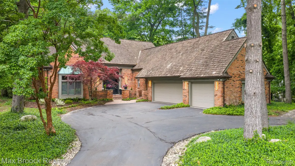 3546 Bloomfield Club Drive, Bloomfield, MI 48301 - #1