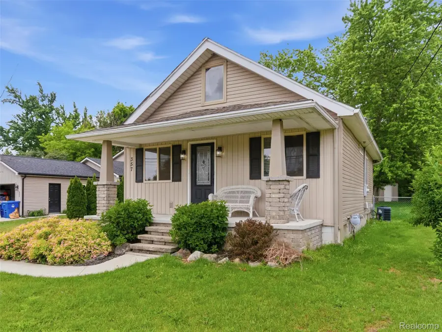 357 N Hospital Road, Waterford, MI 48327 - #3