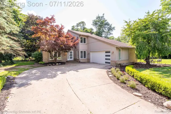 2766 Acorn Road, BloomfieldHills, MI 48302