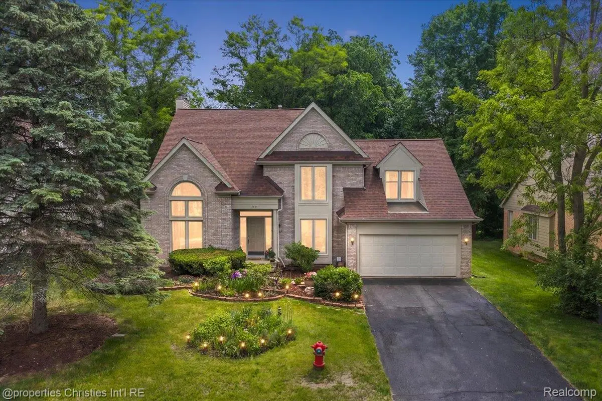 2685 Elizabeth Lane, West Bloomfield, MI 48324 - #1