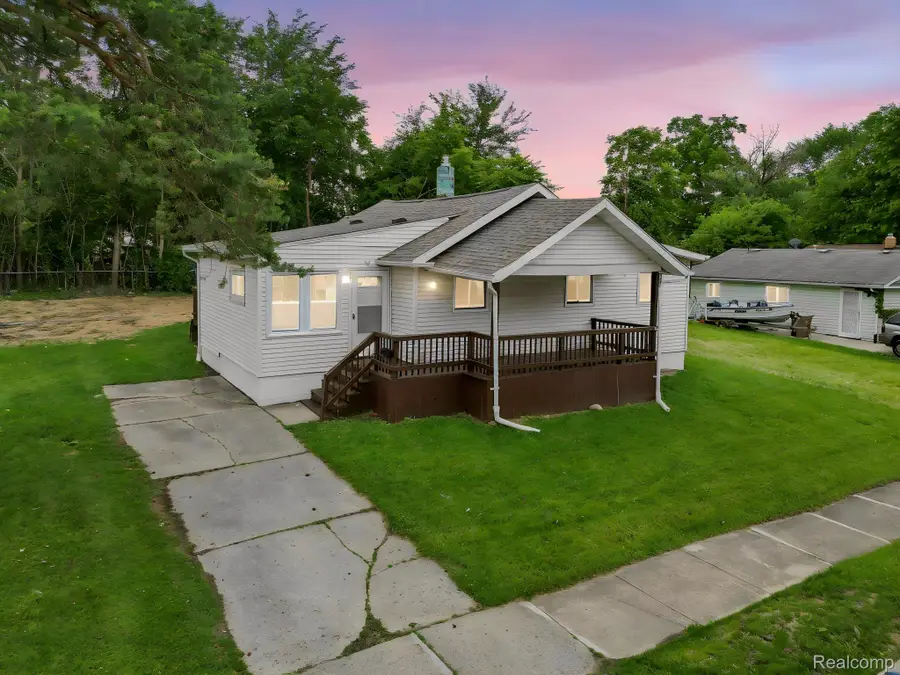 551 Nebraska Avenue, Pontiac, MI 48341 - #3