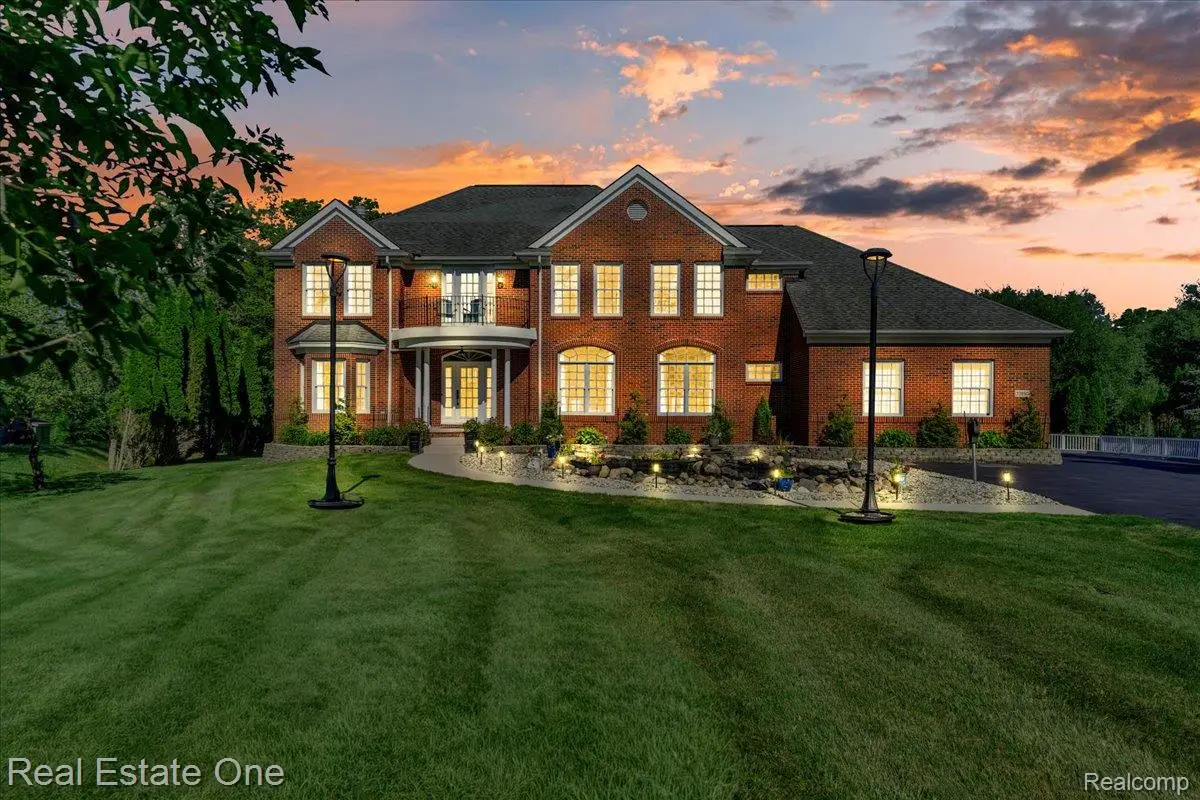 33850 Braebury Ridge, Farmington Hills, MI 48331 - #1