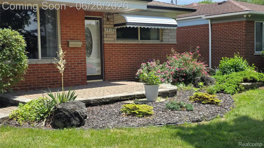 29120 Dover Avenue, Warren, MI 48088 - #2