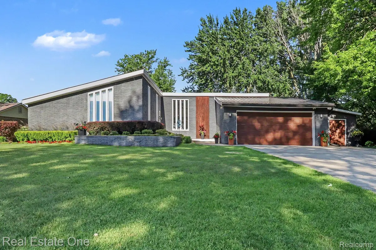 310 Pine Tree Rd Road, Orion, MI 48362 - #1