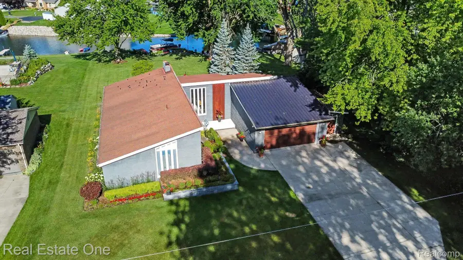 310 Pine Tree Rd Road, Orion, MI 48362 - #2