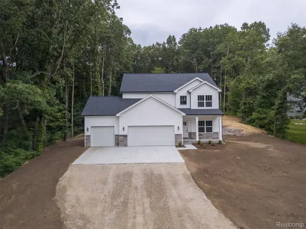 16085 Catalpa Ridge Drive, Holly, MI 48442