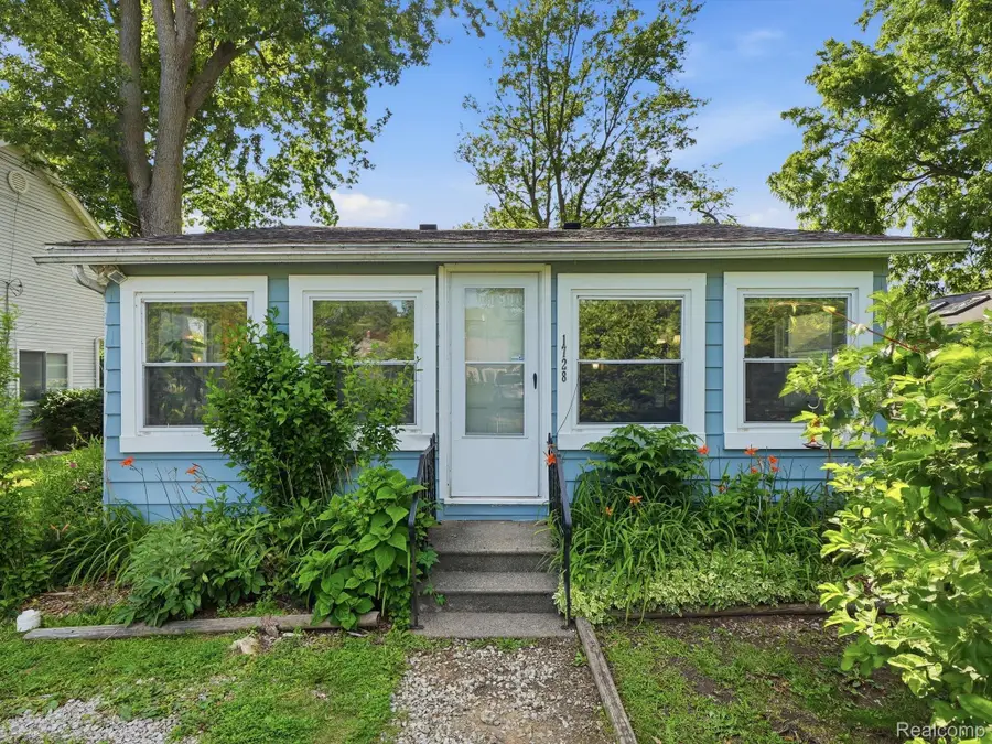 1728 Beechcroft Street, Keego Harbor, MI 48320 - #2