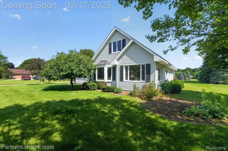 9145 Apple Orchard Drive, Fenton, MI 48430 - #2