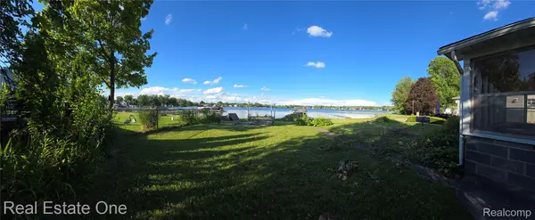 9743 Beverly Drive, Pinckney, MI 48143