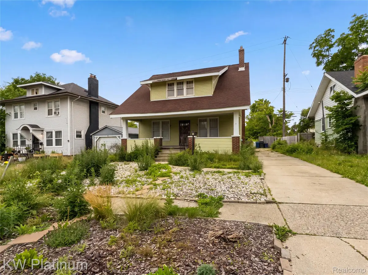 114 W Hamilton Avenue, Flint, MI 48503 - #1