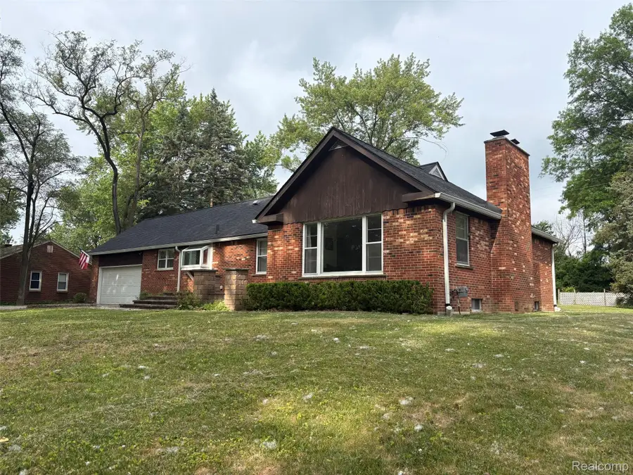 24567 Westmoreland Drive, Farmington Hills, MI 48336 - #2