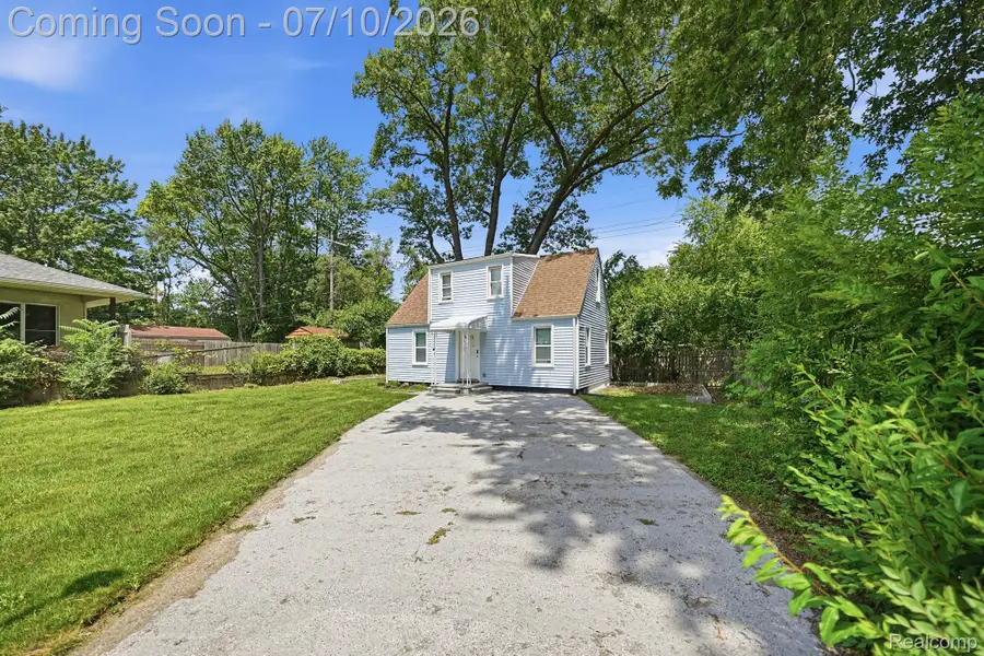 1523 E Madge Avenue, Hazel Park, MI 48030 - #3