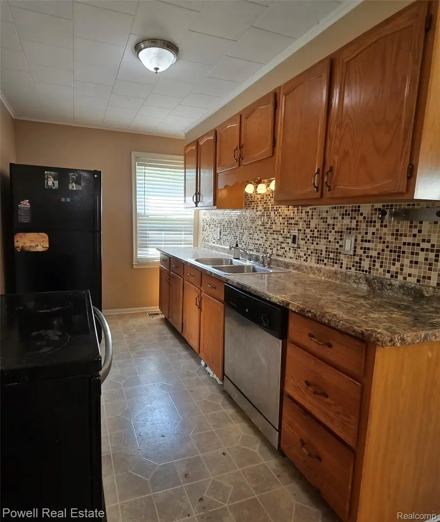 25621 Send Street, Roseville, MI 48066 - #3
