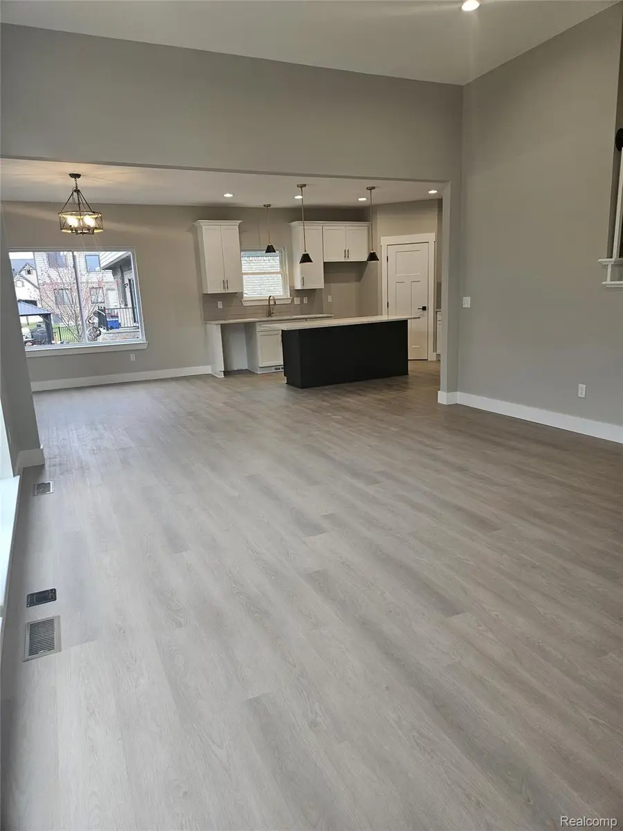 49287 London Bridge Drive, Macomb, MI 48044 - #3