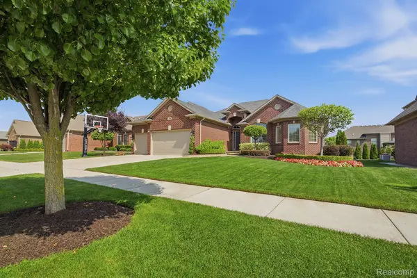 18389 Silent Drive, Macomb, MI 48042