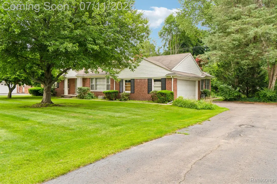 6105 Gilbert Lake Road, Bloomfield, MI 48301 - #3