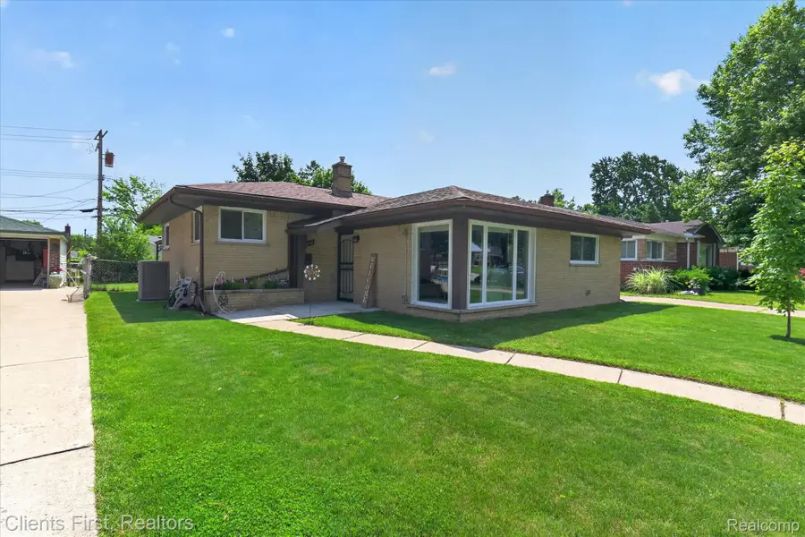 14242 Foch Street, Livonia, MI 48154 - #3