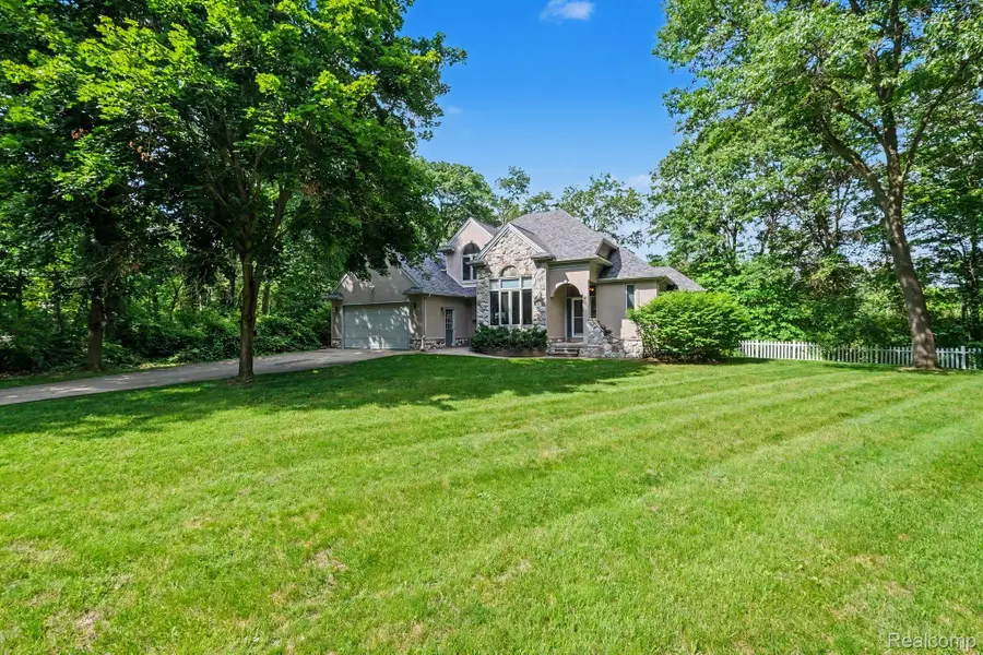 13445 Chateau Cove Drive, Holly, MI 48442 - #2