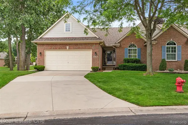 22745 Coachlight Circle, Taylor, MI 48180