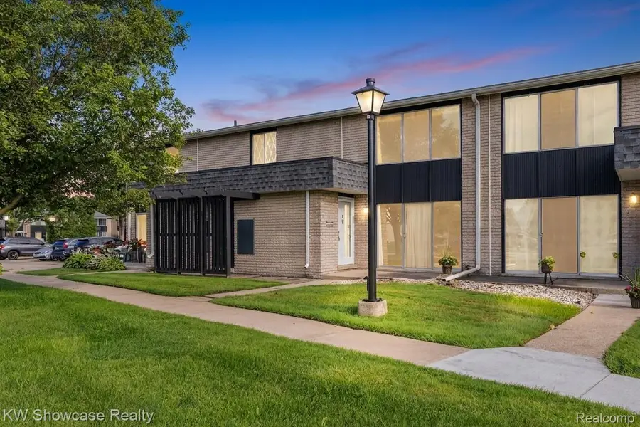 30167 Lorraine Avenue, Warren, MI 48093 - #2