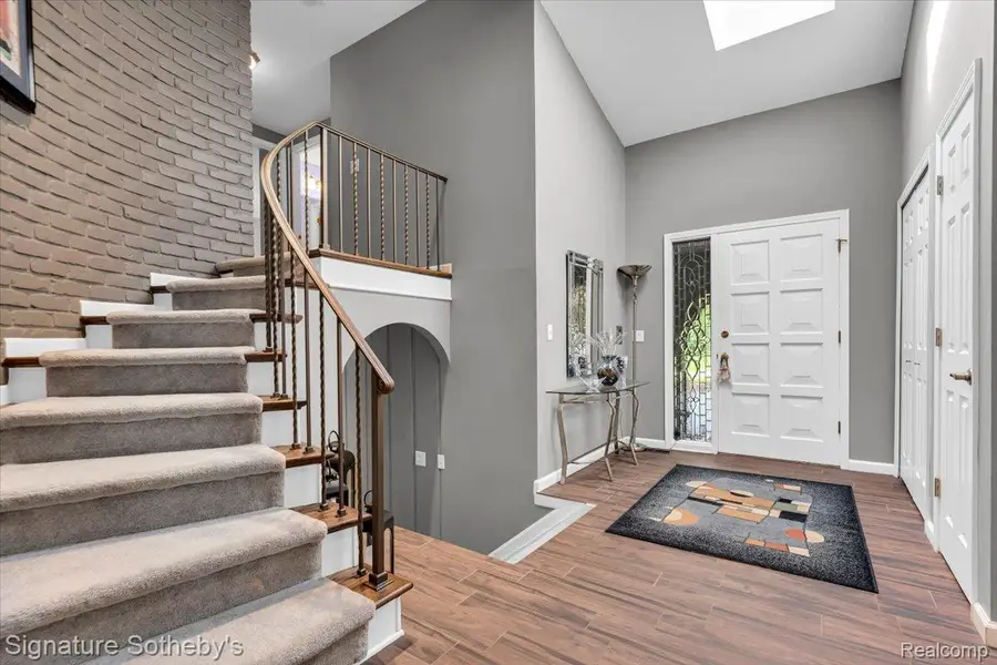 2538 Red Fox Trail Drive, Troy, MI 48098 - #2