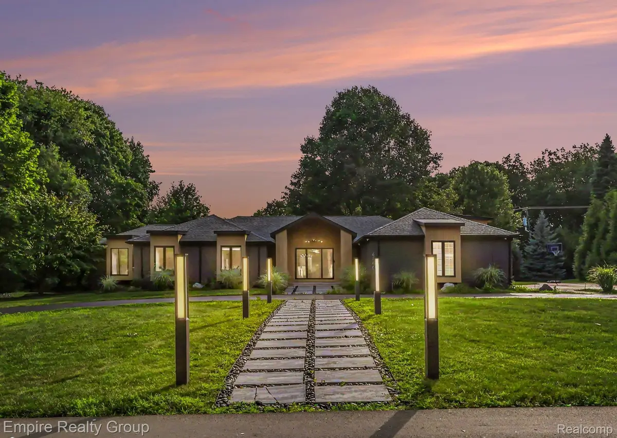 4340 Queens Way, Bloomfield, MI 48304 - #1
