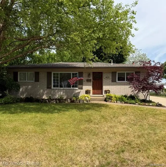 44252 Felstone Drive, Sterling Heights, MI 48313 - #1