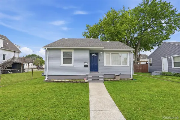 1717 Lindbergh Street, Wyandotte, MI 48192