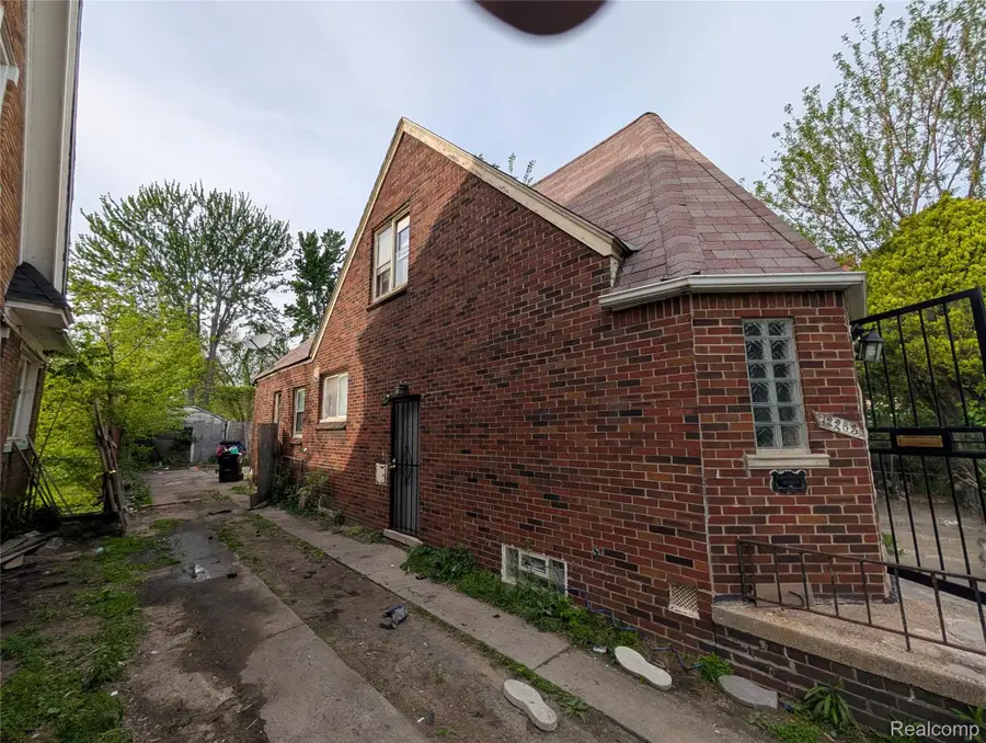 12283 Kilbourne Street, Detroit, MI 48213 - #2