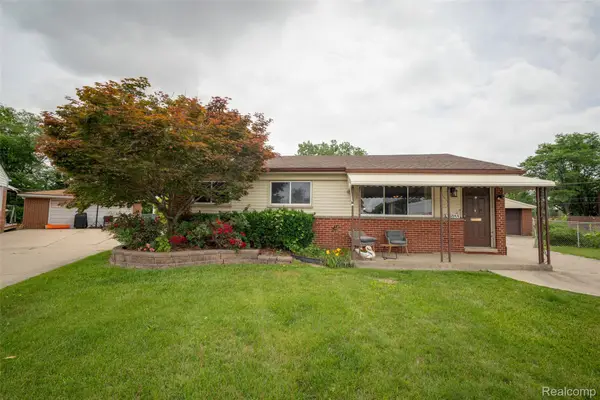 16944 Hans Court, Fraser, MI 48026