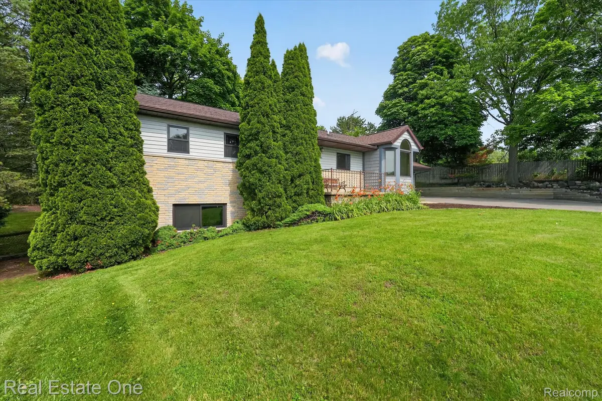 30691 Rainbow Drive, New Hudson, MI 48165 - #1