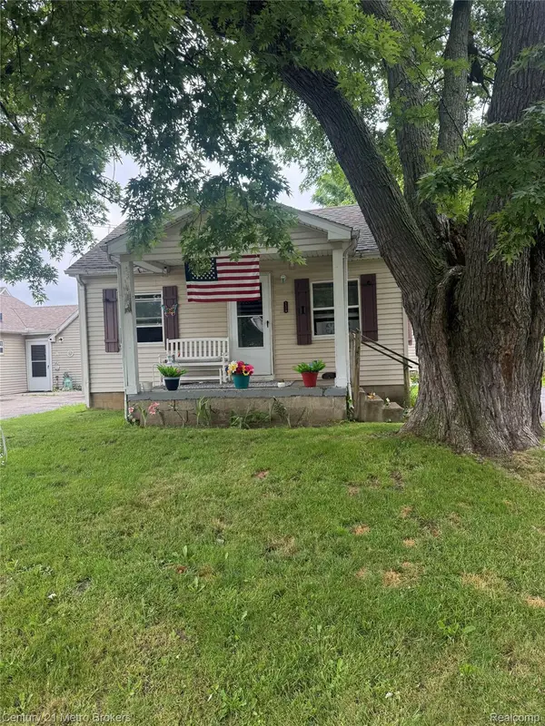 1124 W Parkwood Avenue, Flint, MI 48507