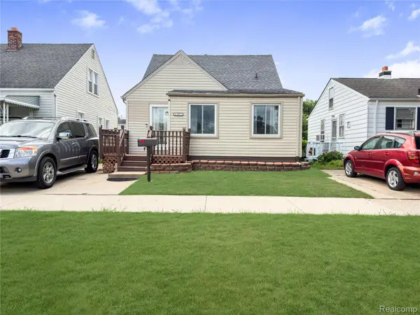 6907 Orchard Avenue, Dearborn, MI 48126