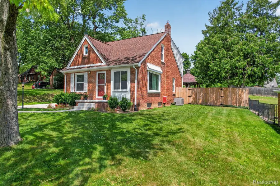 3556 Lincolnshire Road, Waterford, MI 48328 - #3