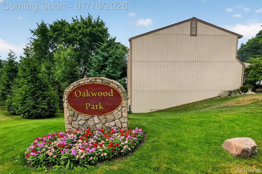 1509 Charter Oak Drive, Rochester Hills, MI 48309 - #2