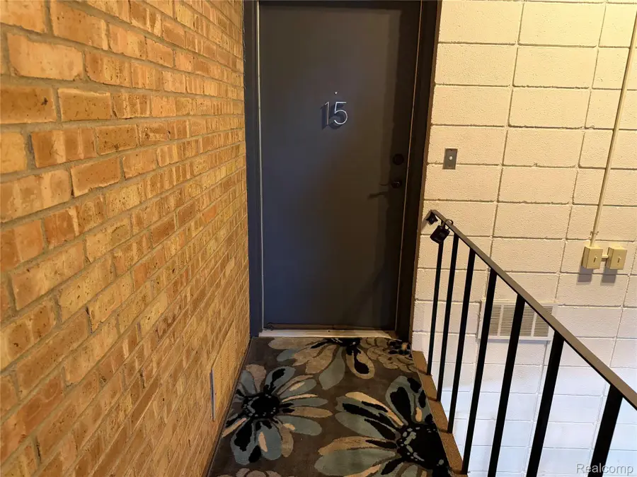 29589 Jefferson Avenue #15, Gibraltar, MI 48173 - #3