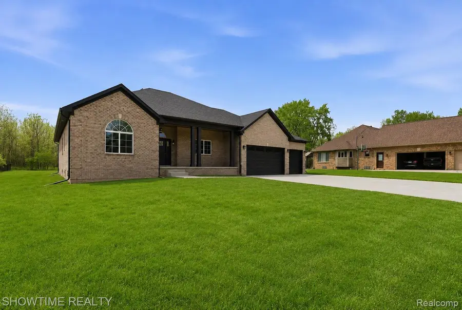 68125 Lake Angela Drive, Richmond, MI 48062 - #2