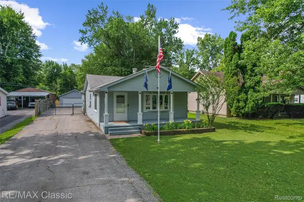 401 Center Street, Carleton, MI 48117