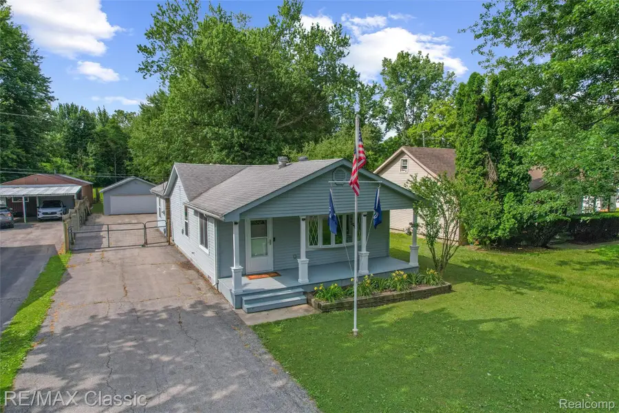 401 Center Street, Carleton, MI 48117 - #2