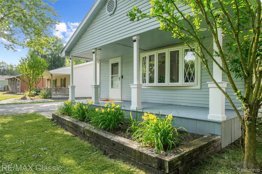 401 Center Street, Carleton, MI 48117 - #3