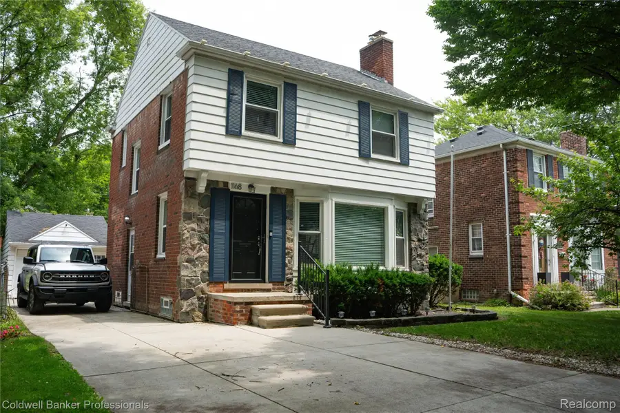 1168 N Vernier Road N, Grosse Pointe Woods, MI 48236 - #3