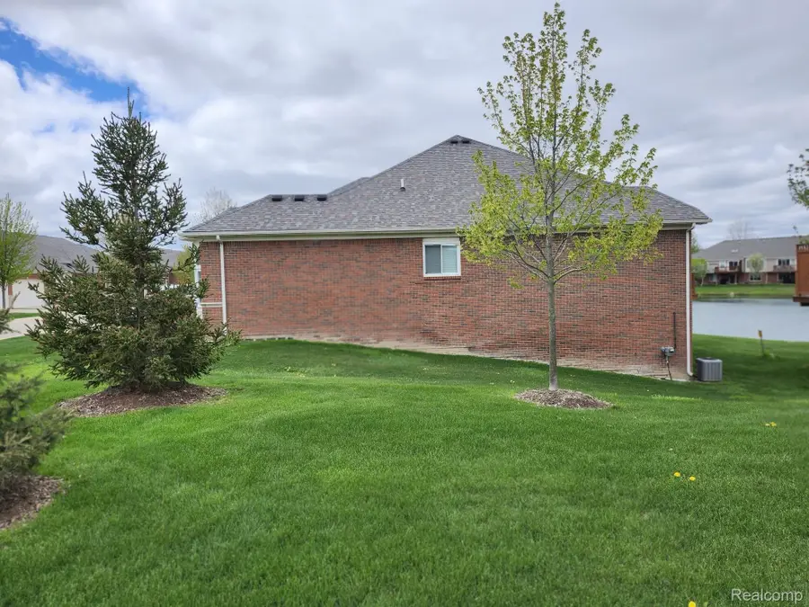 14817 Kings Mill Drive #47, Utica, MI 48315 - #2