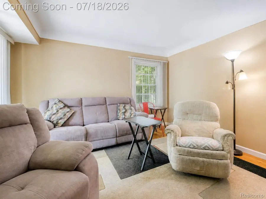 19664 Brady, Redford, MI 48240 - #3