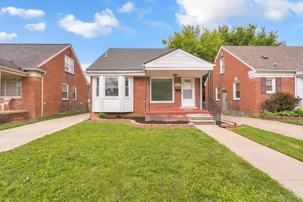 10015 Marion, Redford, MI 48239