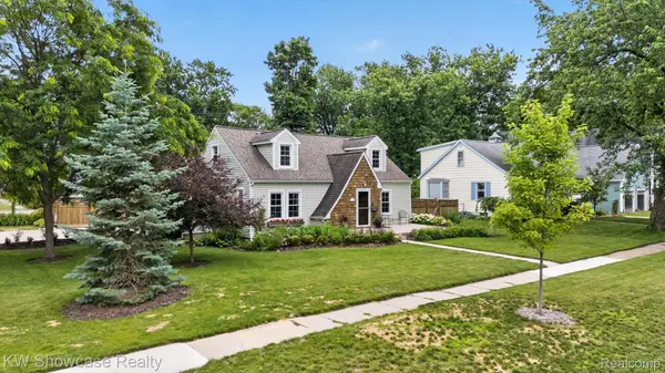 215 S Houghton Street, Milford, MI 48381