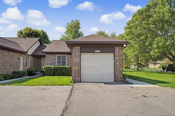 3627 Heritage Parkway, Dearborn, MI 48124